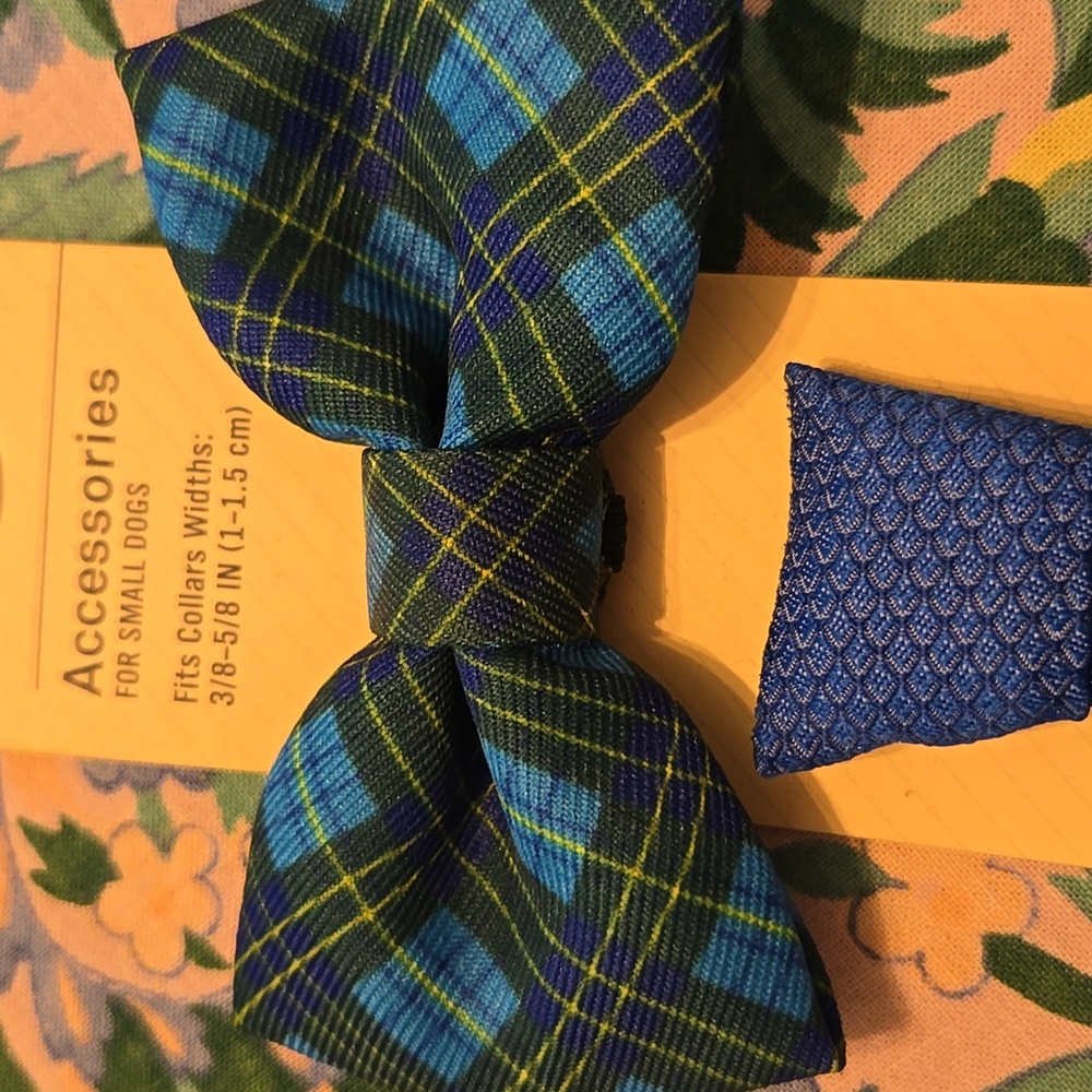 Dog Bowtie & Tie - Picture 3 of 5